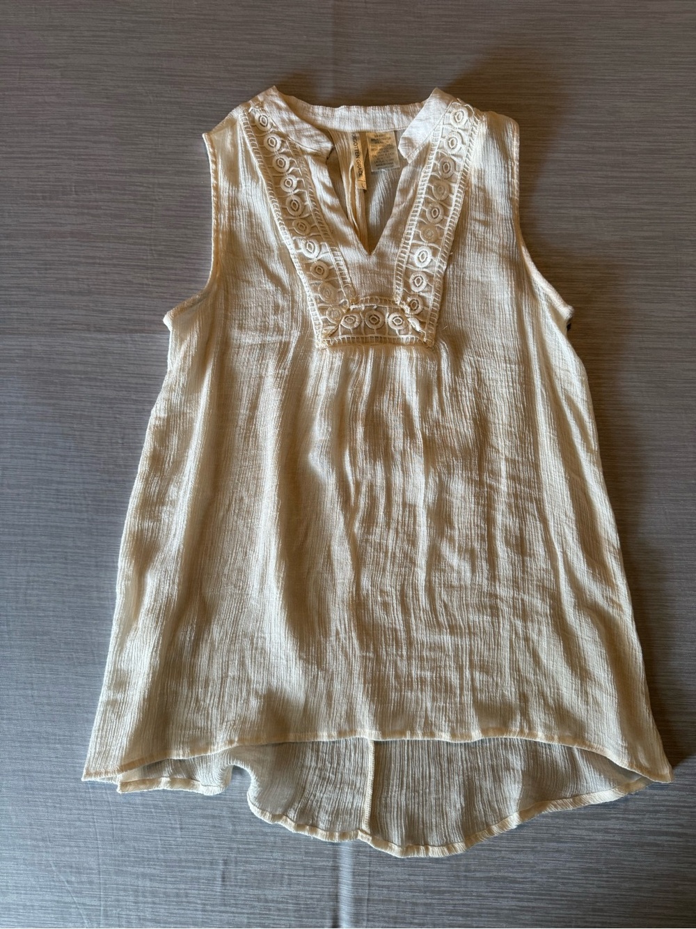 Sleeveless Embroidered V-Neck Tunic Top - Cream